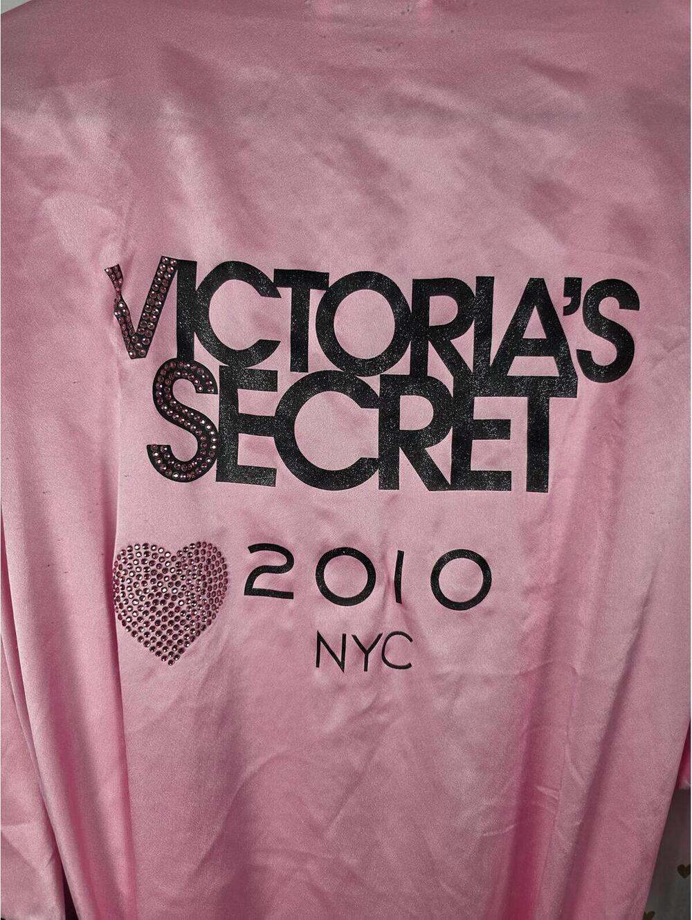 Victorias Secret RARE HTF Bling 2010 NYC New York Fashion Show Satin ROBE